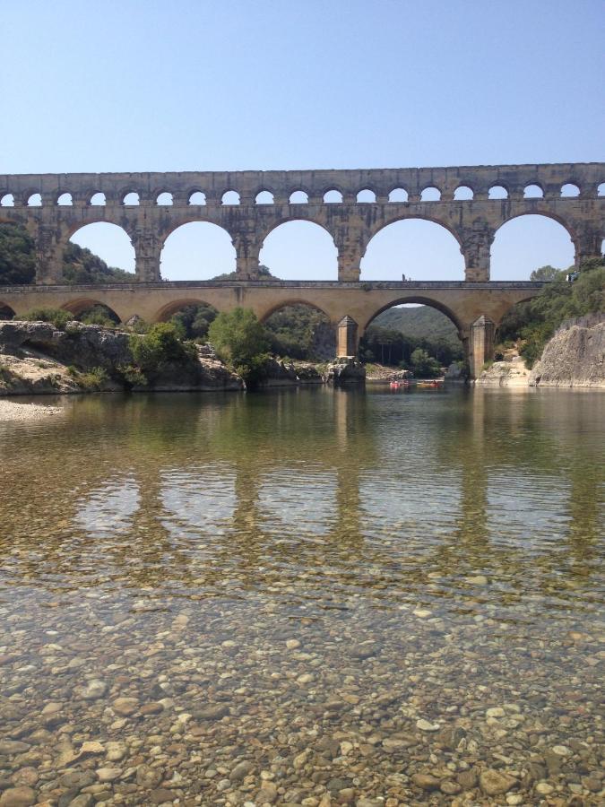 En Avignon Lejlighed Les Angles  Eksteriør billede
